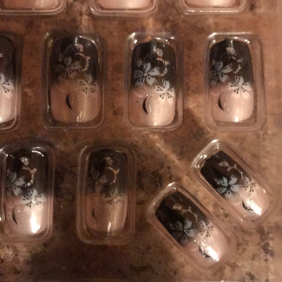 French Manicure 24 sets Fake nails - Picture 2 of 7